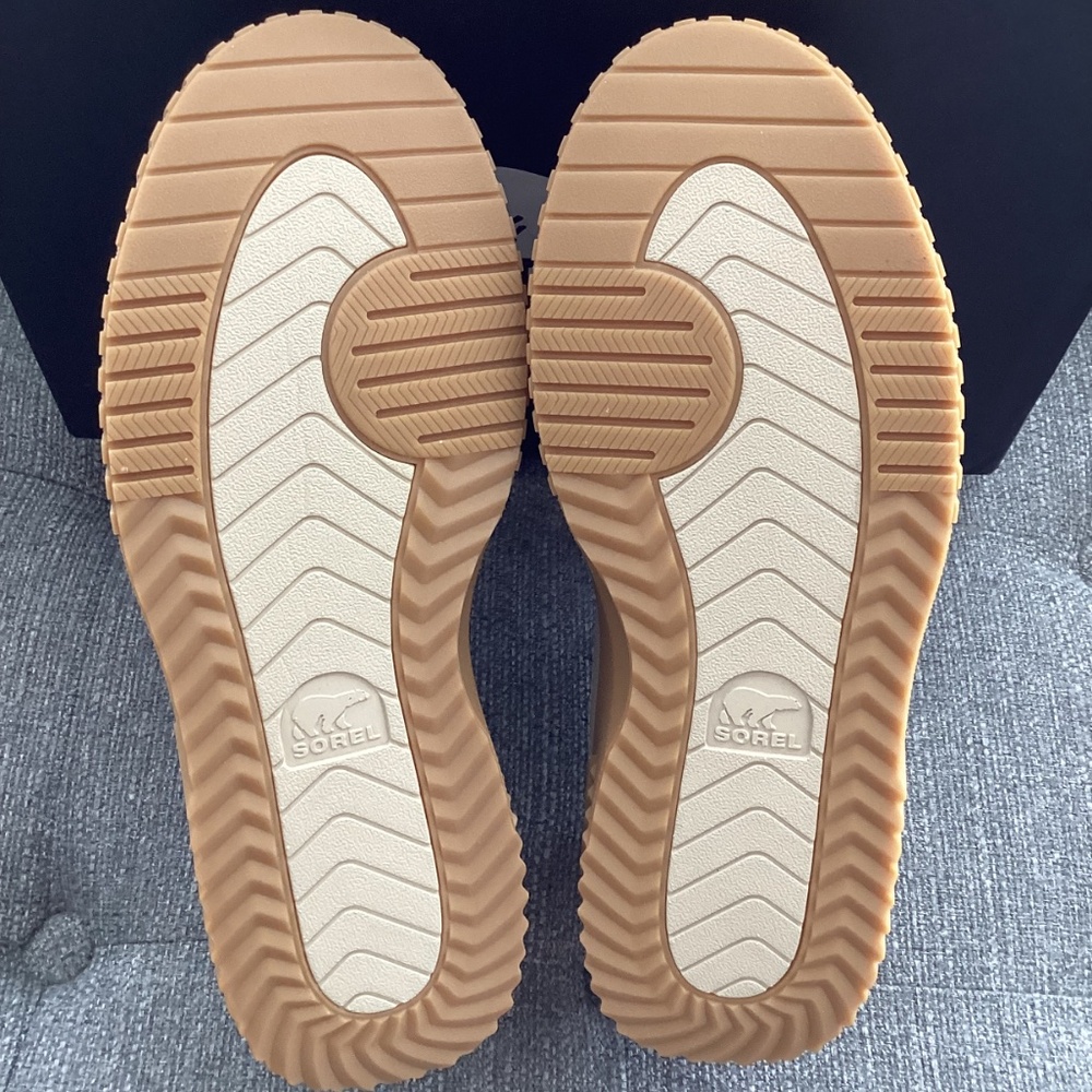 Sorel Women's Cream Sneakers with Tan Gum Sole - Picture 9 of 10